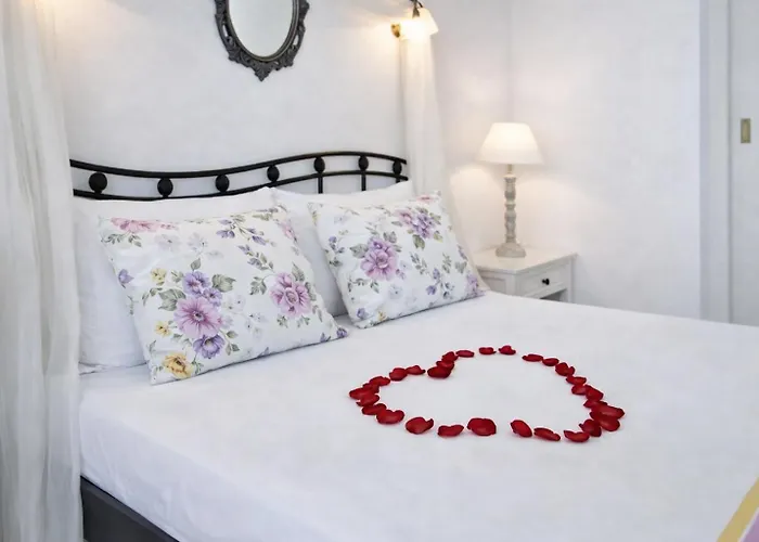 Hotiday Santorini Sea View Aparthotel 3*